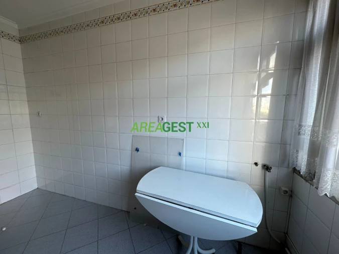 Apartamento T2 para Arrendamento em Lumiar Foto 7