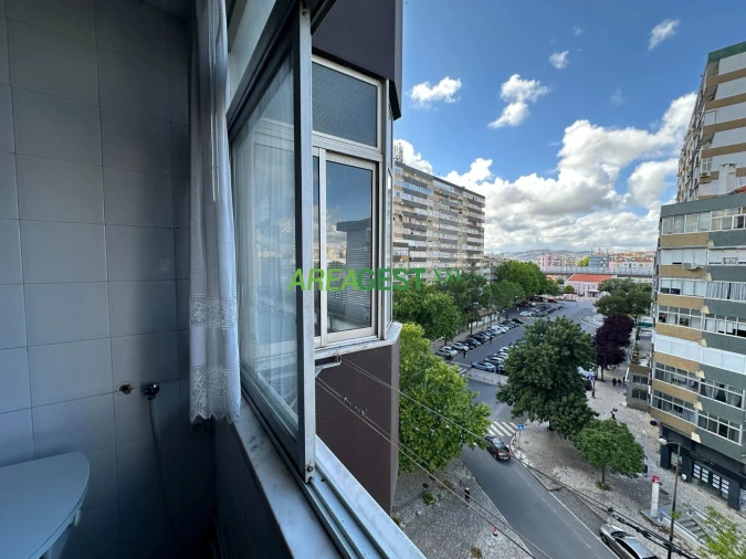 Apartamento T2 para Arrendamento em Lumiar Foto 23