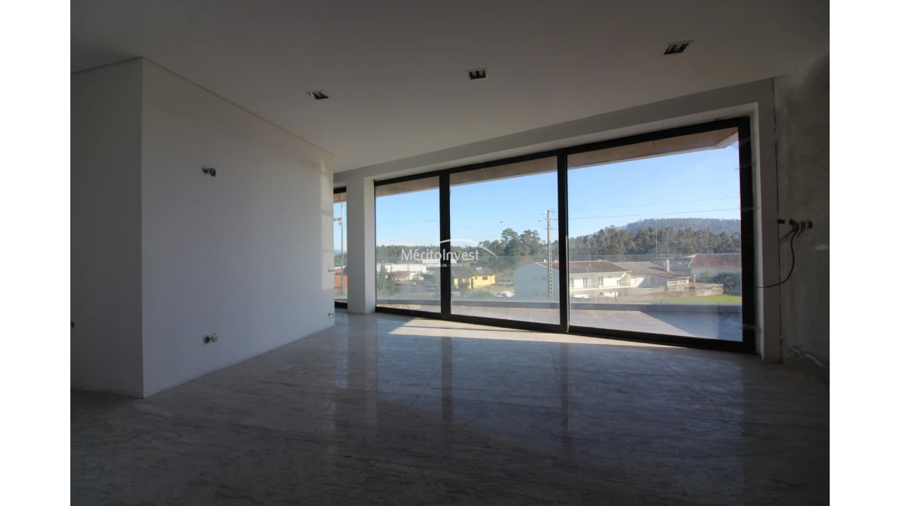 Moradia T4 para Venda em Abade de Neiva Foto 6