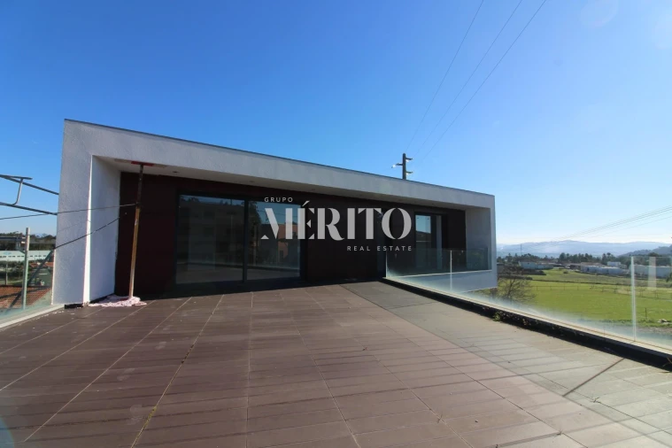 Moradia T4 para Venda em Abade de Neiva Foto 17