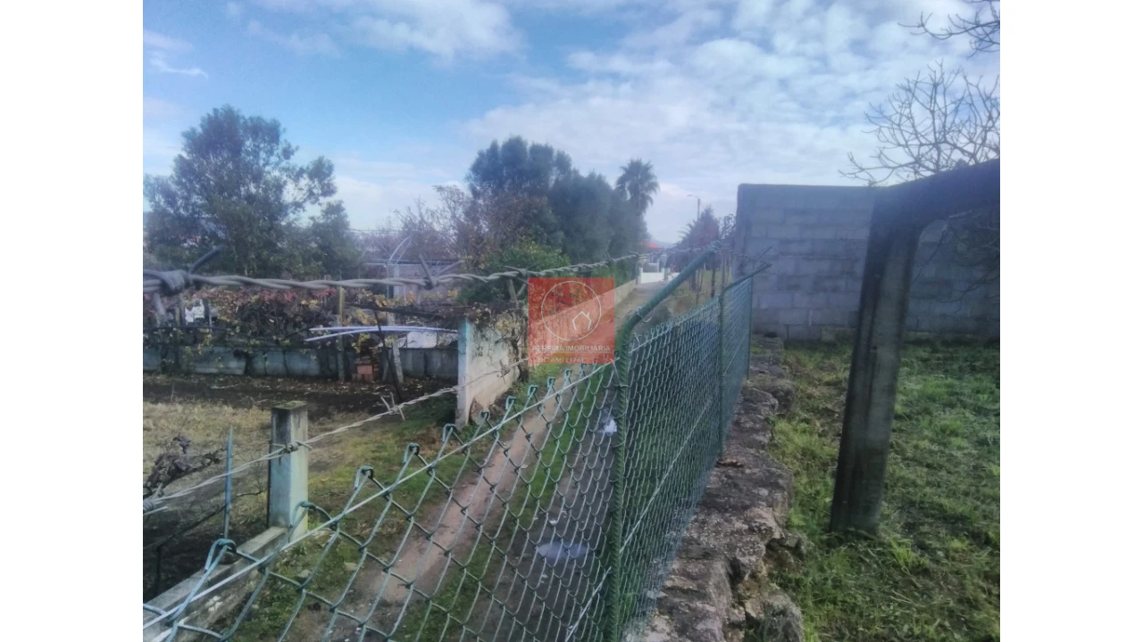 Quinta T2 para Venda em Perelhal Foto 26