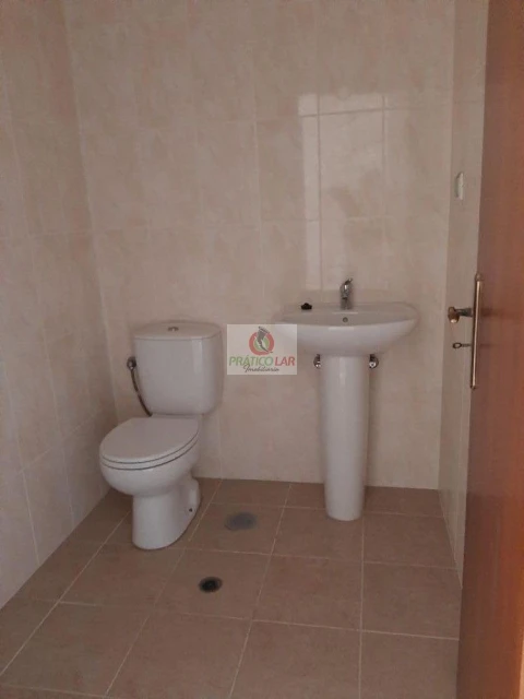 Loja para Arrendamento em Oliveira do Bairro