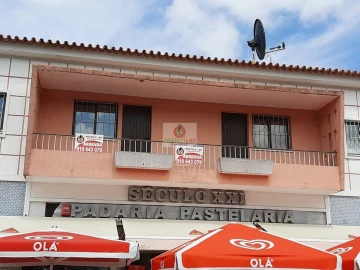 Loja para Arrendamento em Oliveira do Bairro