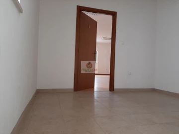 Loja para Arrendamento em Oliveira do Bairro