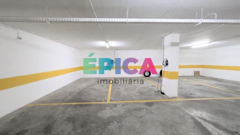 Apartamento T4 para Venda em Queluz e Belas