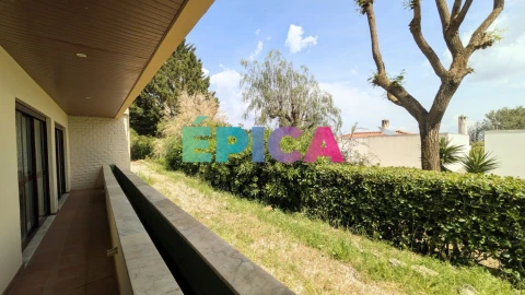 Apartamento T4 para Venda em Queluz e Belas
