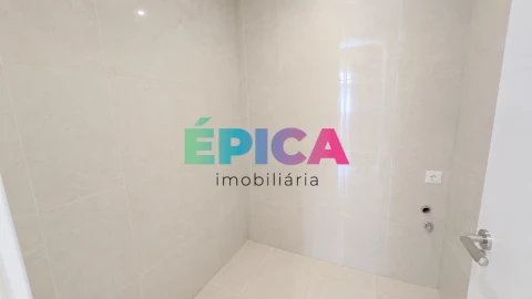 Apartamento T4 para Venda em Queluz e Belas