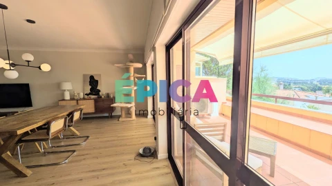 Apartamento T4 para Venda em Queluz e Belas