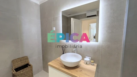 Apartamento T4 para Venda em Queluz e Belas