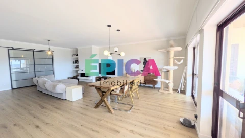 Apartamento T4 para Venda em Queluz e Belas