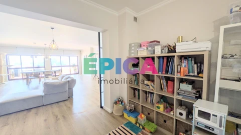 Apartamento T4 para Venda em Queluz e Belas