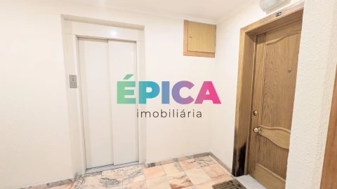 Apartamento T4 para Venda em Queluz e Belas