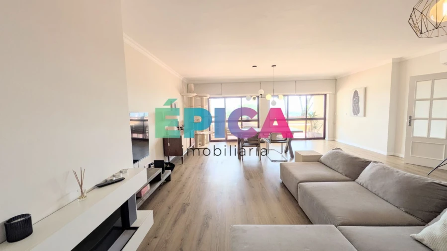 Apartamento T4 para Venda em Queluz e Belas Foto 11