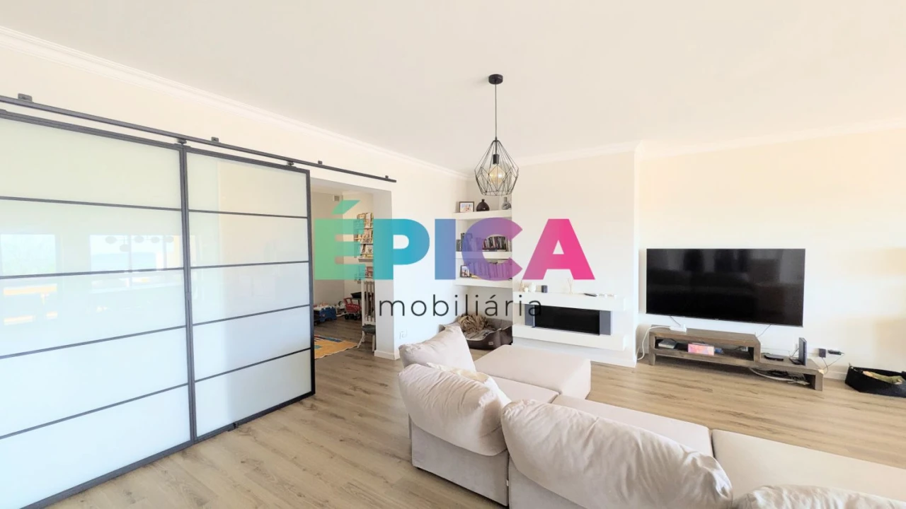 Apartamento T4 para Venda em Queluz e Belas Foto 14