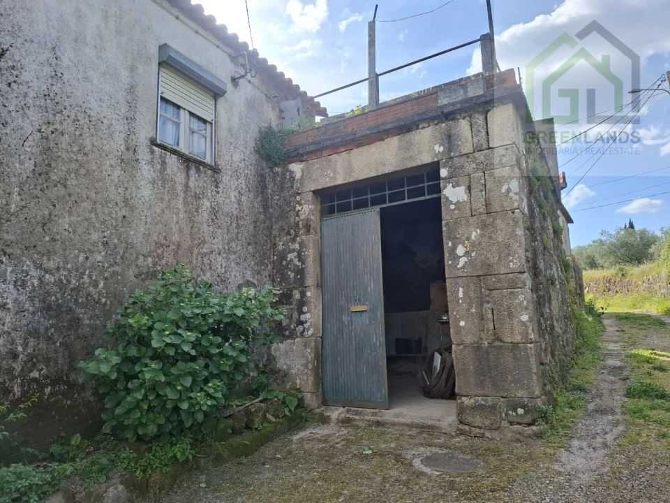 Moradia T2 para Venda em Nogueira do Cravo Foto 31