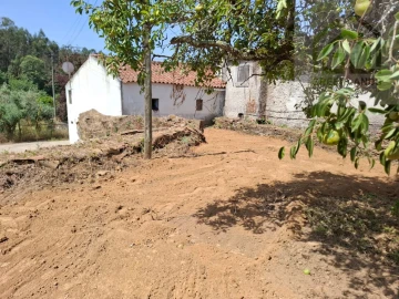 Moradia T4 para Venda em Espariz e Sinde