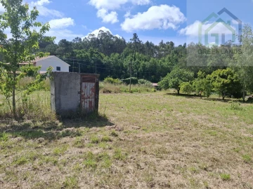 Moradia T4 para Venda em Espariz e Sinde