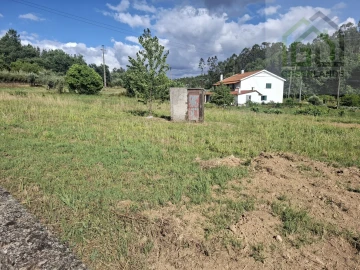 Moradia T4 para Venda em Espariz e Sinde