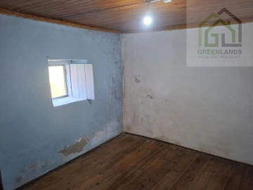 Moradia T4 para Venda em Espariz e Sinde