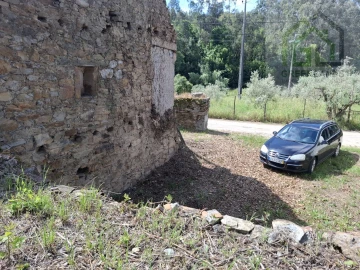 Moradia T4 para Venda em Espariz e Sinde