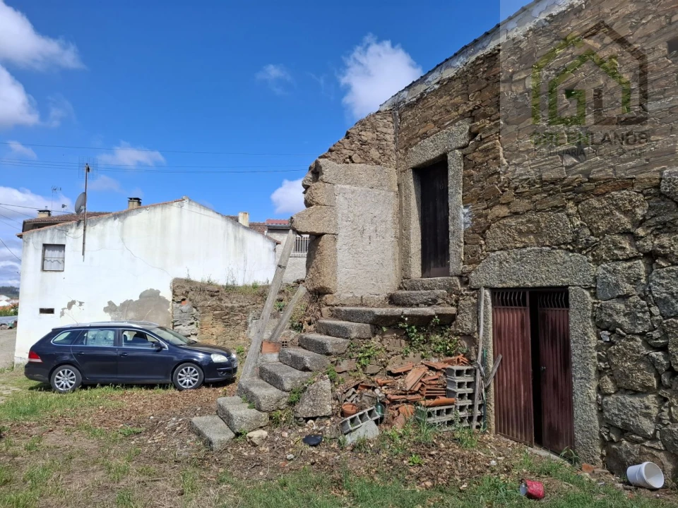 Moradia T4 para Venda em Espariz e Sinde Foto 3