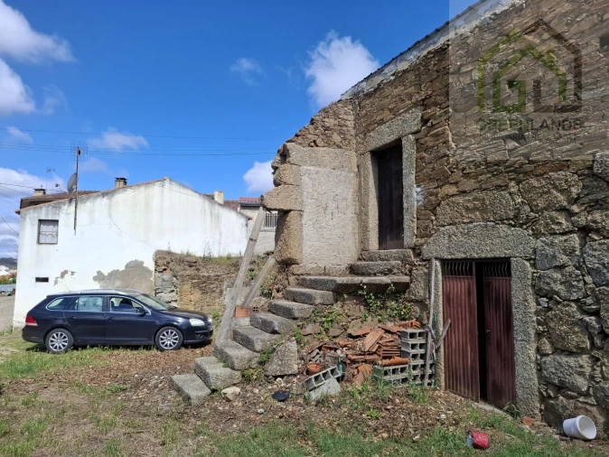 Moradia T4 para Venda em Espariz e Sinde Foto 3
