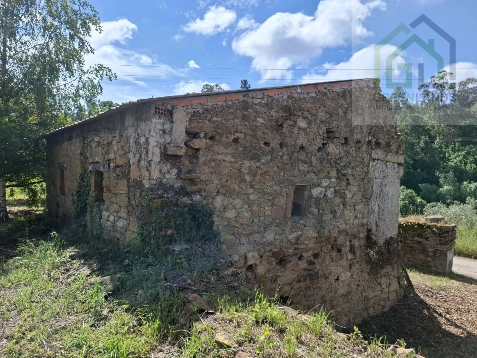 Moradia T4 para Venda em Espariz e Sinde Foto 13