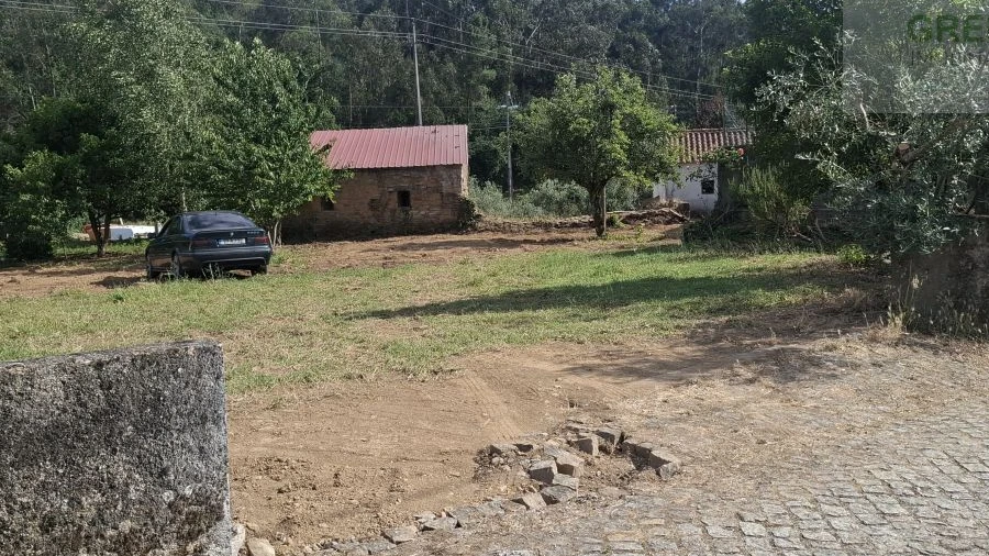 Moradia T4 para Venda em Espariz e Sinde