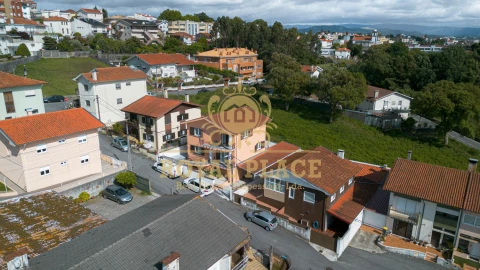 Moradia T4 para Venda em Arrifana