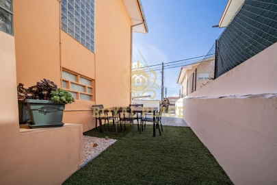 Moradia T4 para Venda em Arrifana