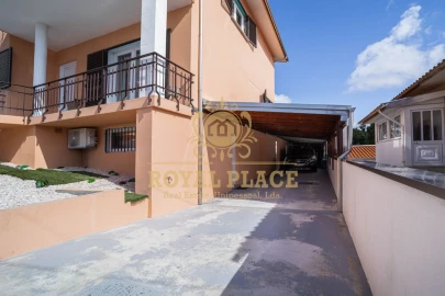 Moradia T4 para Venda em Arrifana