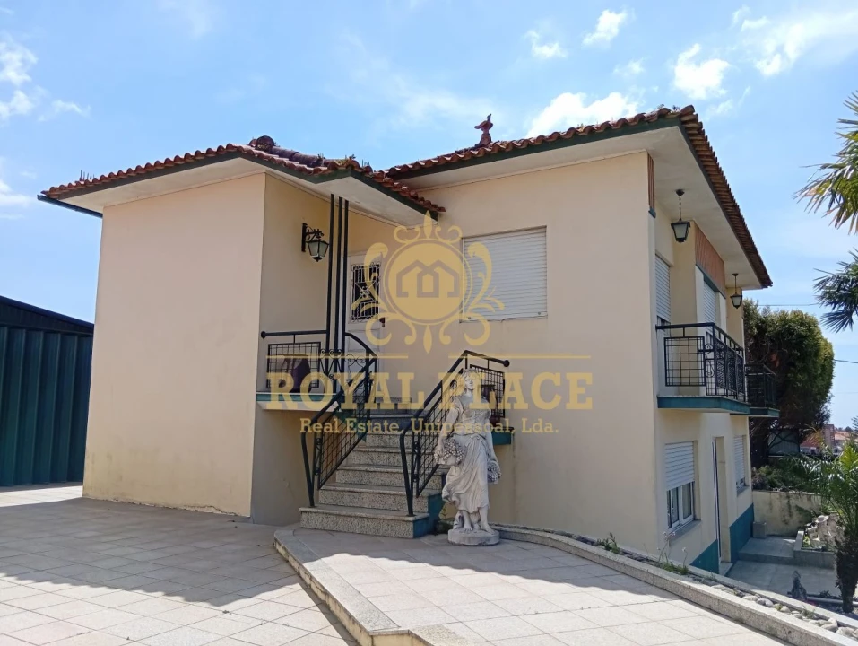 Moradia T4 para Venda em São Paio de Oleiros Foto 4