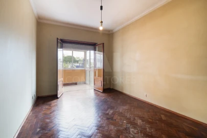 Apartamento T4 para Venda em Oeiras e São Julião da Barra, Paço de Arcos e Caxias