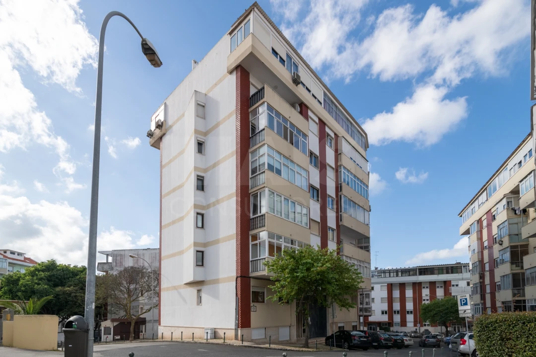 Apartamento T4 para Venda em Oeiras e São Julião da Barra, Paço de Arcos e Caxias Foto 1