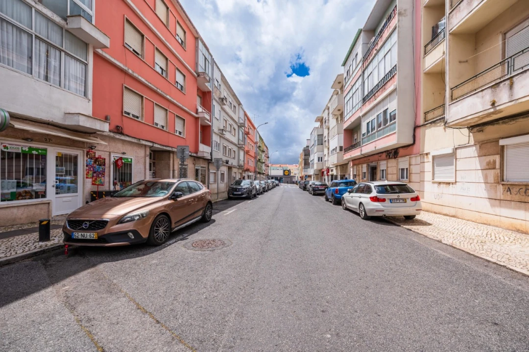 Apartamento T2 para Venda em Venteira Foto 4