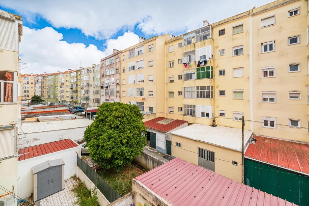 Apartamento T2 para Venda em Venteira Foto 35
