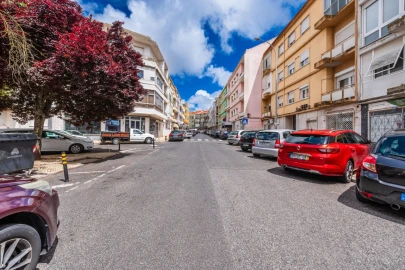 Apartamento T2 para Venda em Venteira
