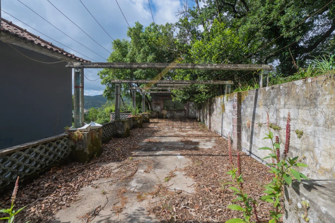 Moradia T6 para Venda em Venda do Pinheiro e Santo Estêvão das Galés Foto 31
