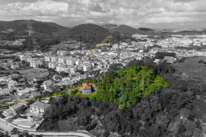 Moradia T6 para Venda em Venda do Pinheiro e Santo Estêvão das Galés
