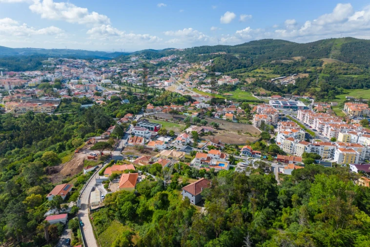 Moradia T6 para Venda em Venda do Pinheiro e Santo Estêvão das Galés Foto 10