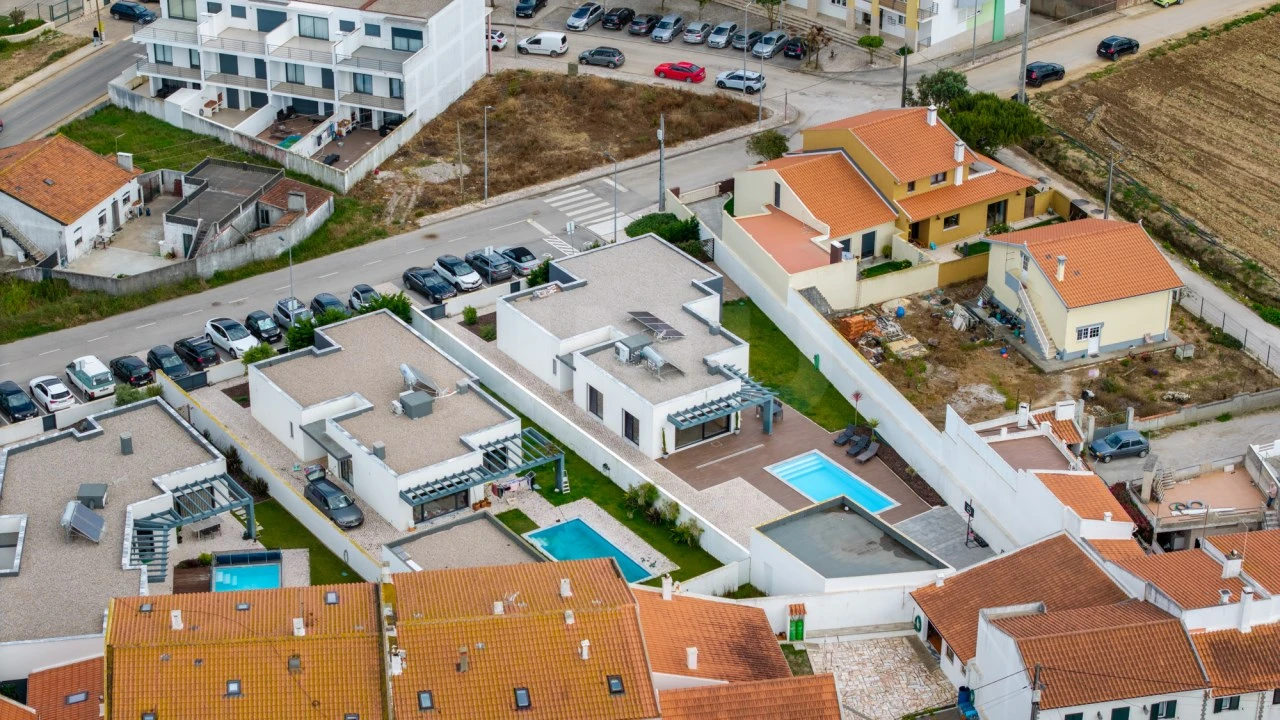 Moradia T4 para Venda em Atouguia da Baleia Foto 35