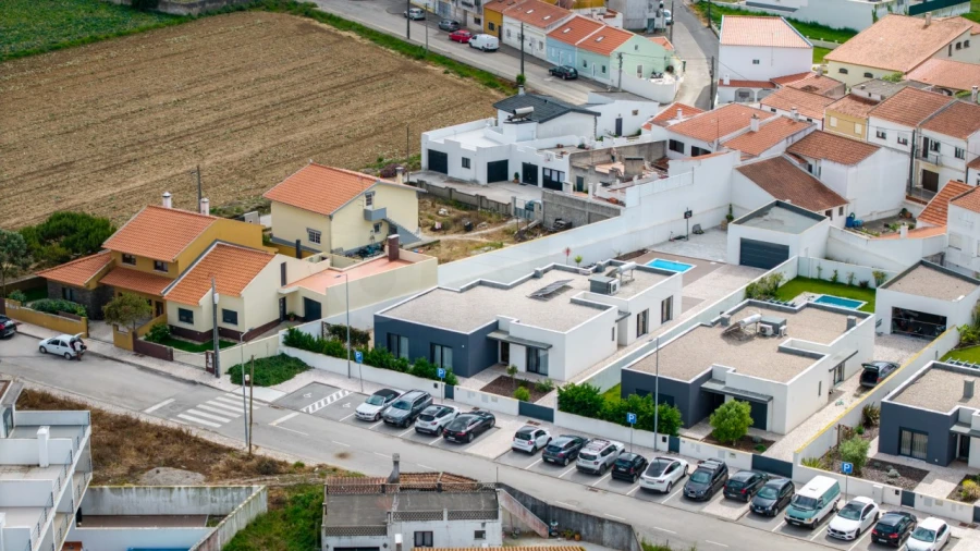 Moradia T4 para Venda em Atouguia da Baleia Foto 3