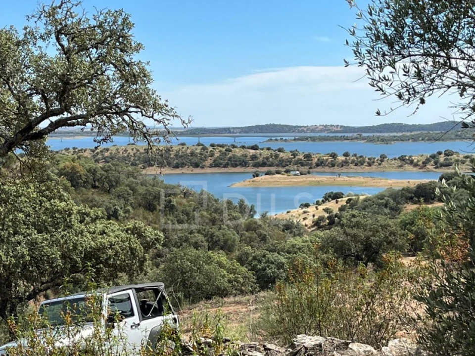 Terreno para Venda em Corval Foto 1