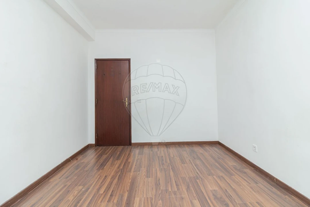 Apartamento T3 para Arrendamento em Vila Franca de Xira Foto 12
