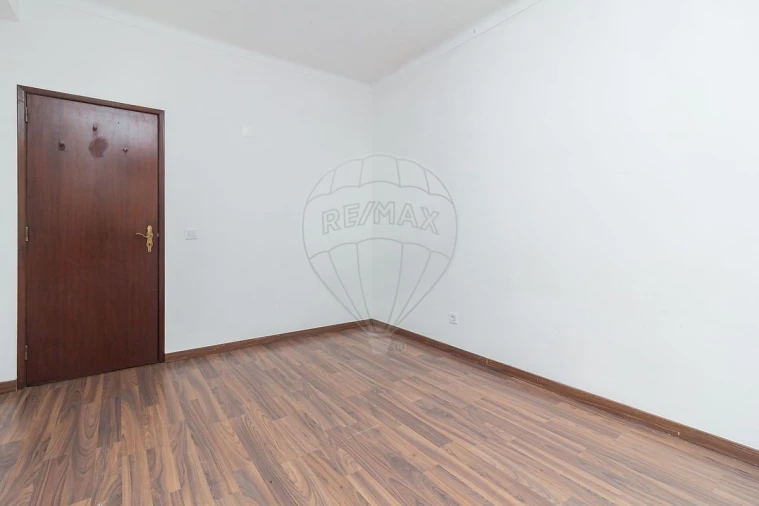 Apartamento T3 para Arrendamento em Vila Franca de Xira Foto 8