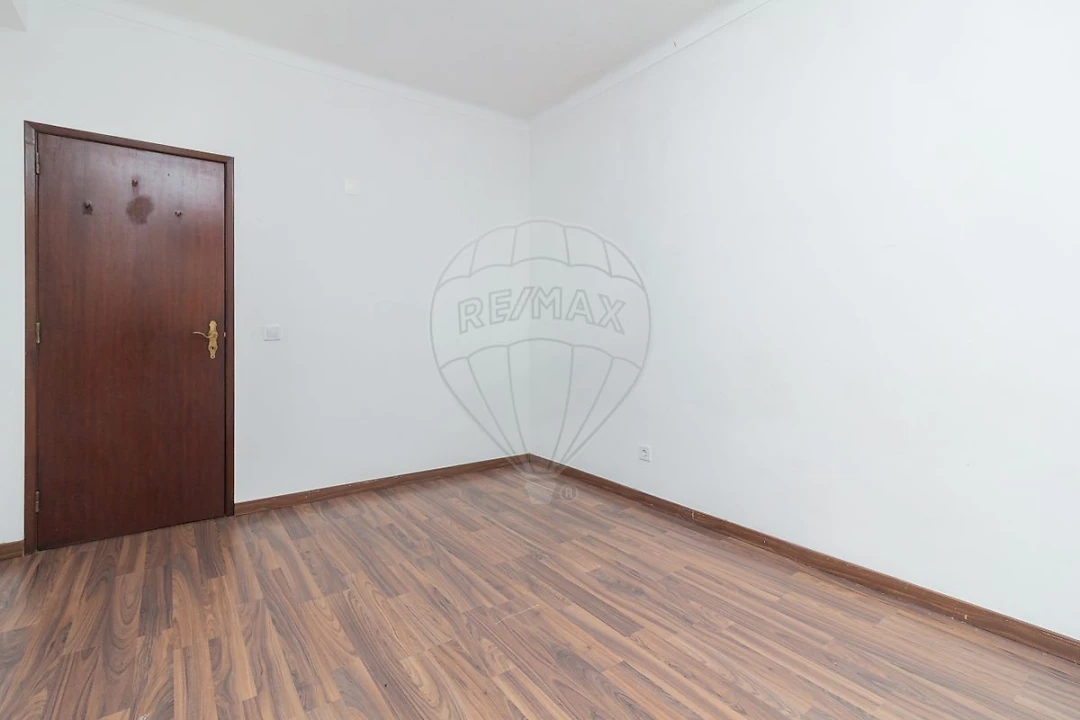 Apartamento T3 para Arrendamento em Vila Franca de Xira Foto 8