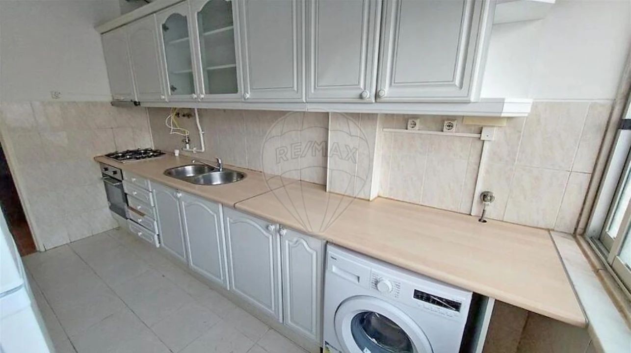 Apartamento T2 para Venda em Algueirão-Mem Martins Foto 3