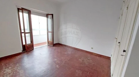 Apartamento T2 para Venda em Algueirão-Mem Martins