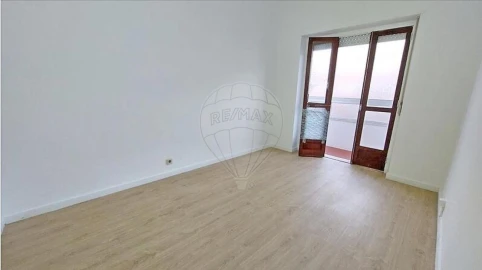 Apartamento T2 para Venda em Algueirão-Mem Martins
