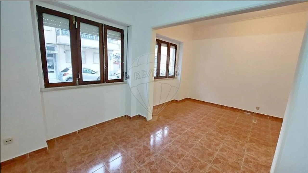 Apartamento T2 para Venda em Algueirão-Mem Martins Foto 9